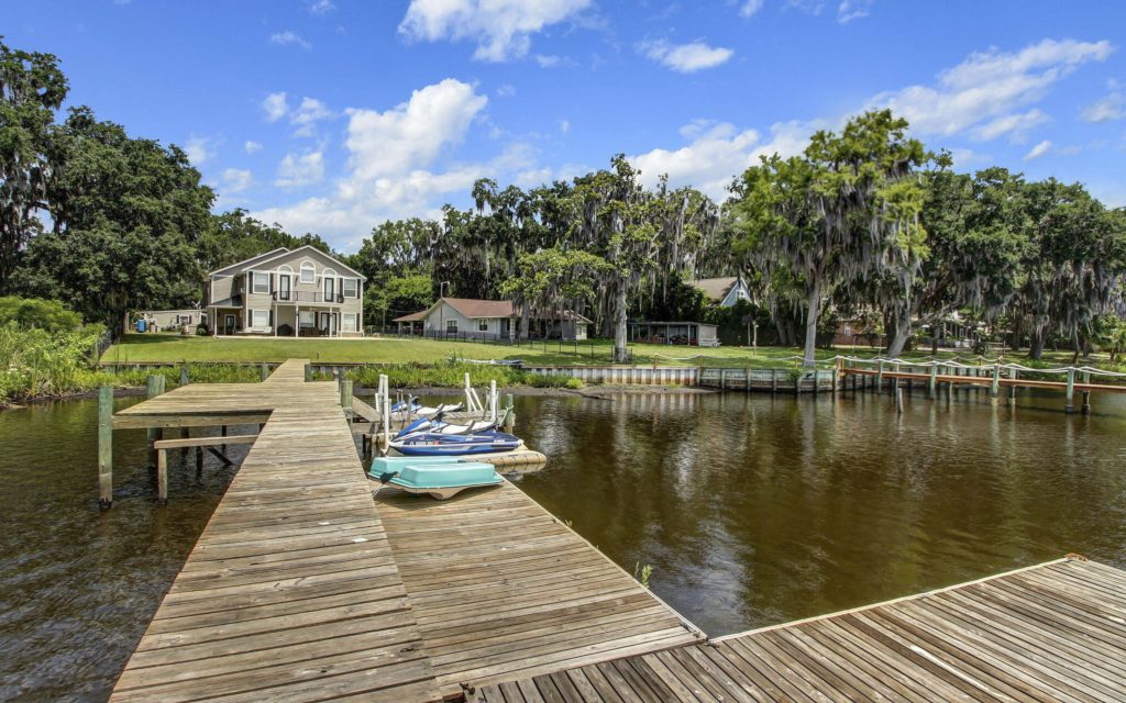 Dock and luxurious home in Palatka Florida.