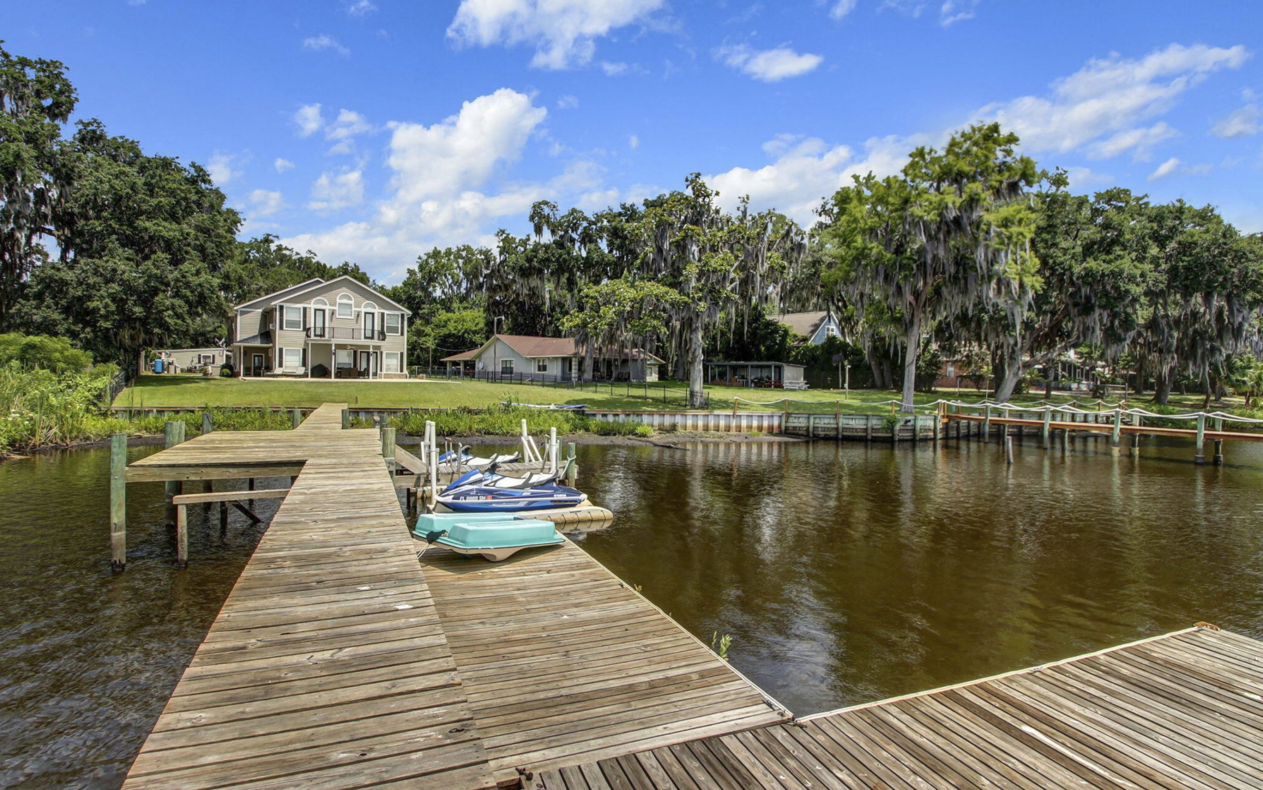 Dock and luxurious home in Palatka Florida.